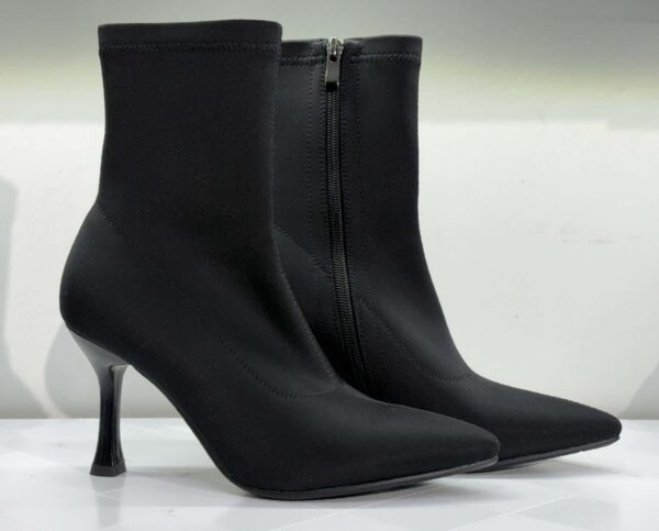 Түрүйтэй гутал